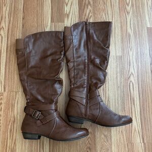 Tall zip boots, wide calf